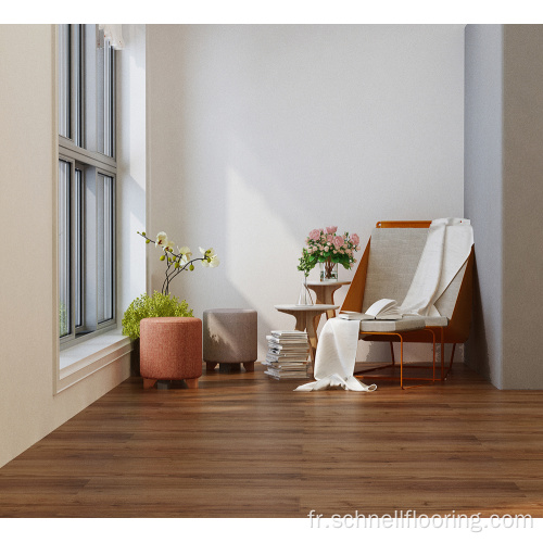 Planche de vinyle de luxe à grain de bois foncé